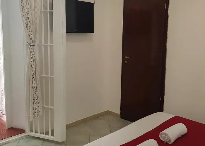 Friend House Rom
