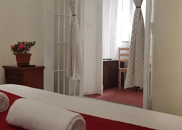 Friend House Rom